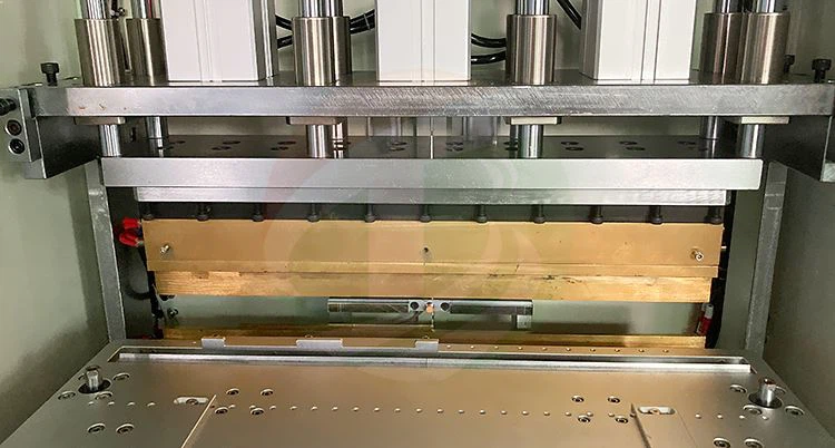 product-750-402 Battery Heat Sealing Machine Price